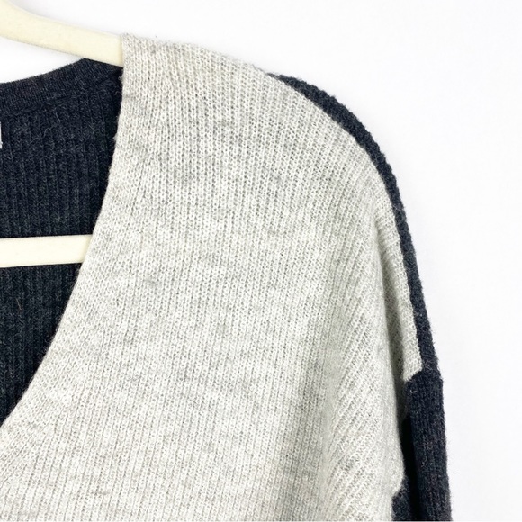 Madewell Womens Warm Light V-Neck Color Block Sweater Gray Black Size XS - Picture 3 of 6